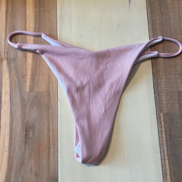 Pink bikini - Picture 4 of 5